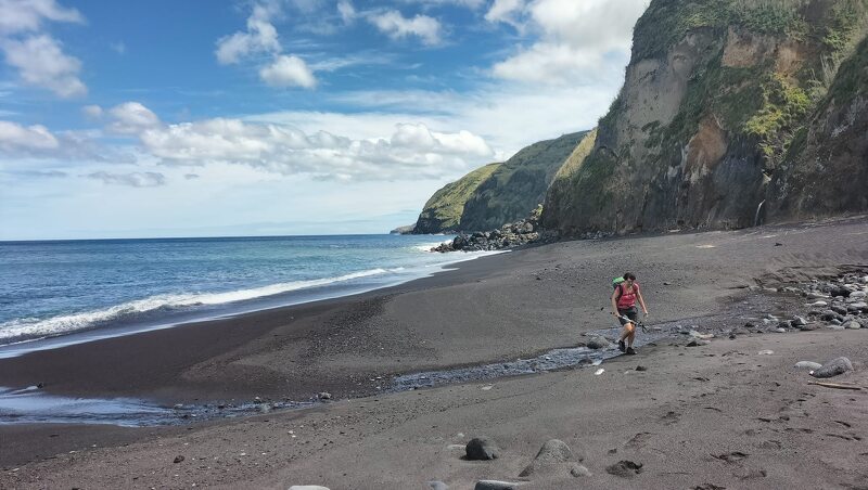 Wanderung an der Nordküste und Besuch Europas einziger Teeplantage