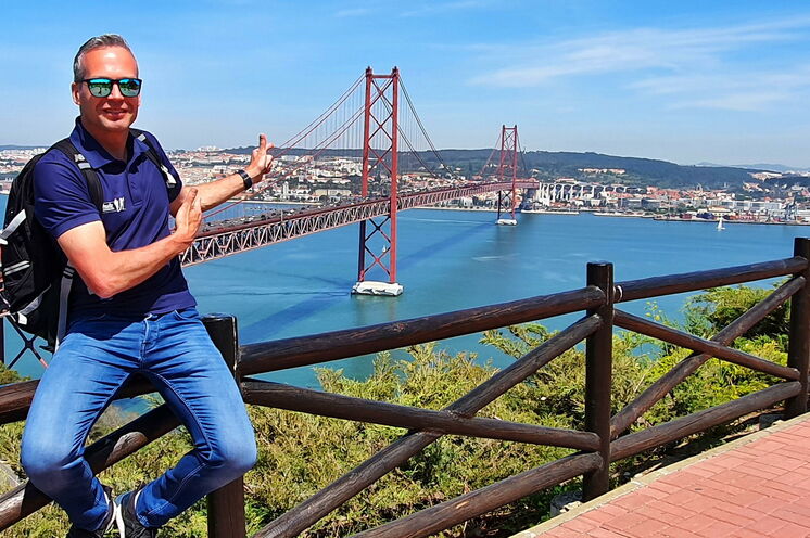 Sie ist das Wahrzeichen Lissabons und gleichzeitig Startort des Lissabon Halbmarathons: Die 2,3 km lange Brücke "Ponte 25 de Abril"