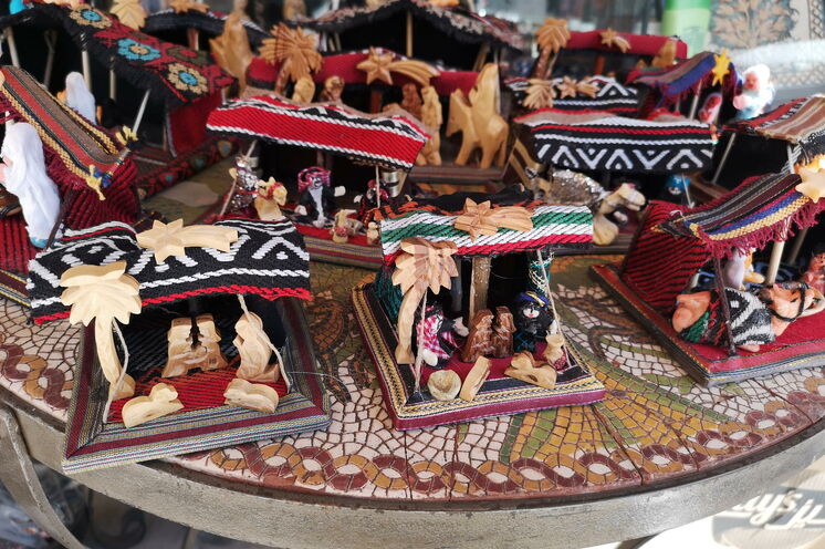 Liebevoll handgearbeitete Souvenirs gibt es z.B. in Madaba.