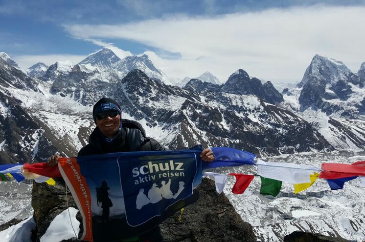 Auf ausgewählten Terminen führt Sie unser Reiseleiter Gelu Sherpa in seiner Heimatregion zu den höchsten Bergen der Welt