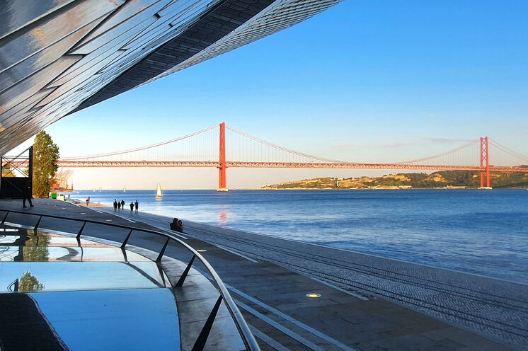 Immer ein Eyecatcher - Lissabons Wahrzeichen die "Ponte 25 de abril"