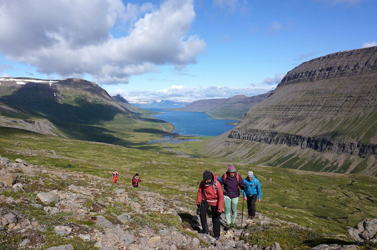 Fjorde, Täler, Berge und Wandern - braucht es mehr zum Glücklichsein?