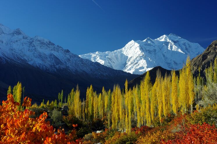 Willkommen in Nordpakistan – Blick auf den Rakaposhi (7788 m); Zentrum Ihrer Reise ins Hunzatal