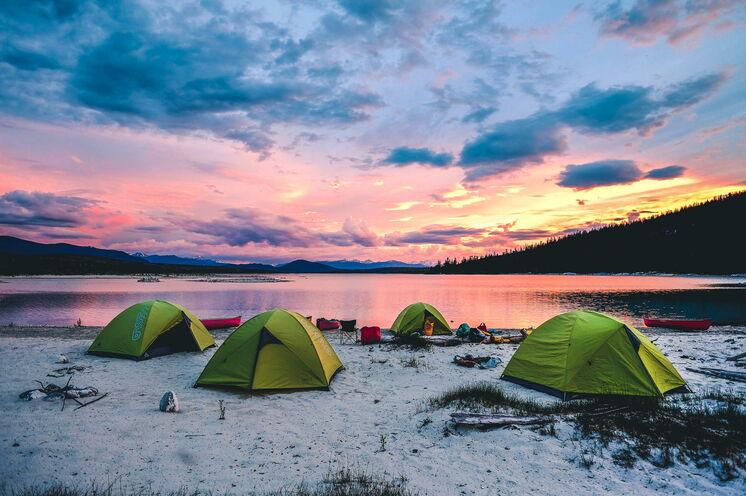 Im Camp am idyllischen Eagle Lake gehören die Sonnenuntergänge ganz Ihnen