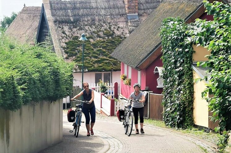 Usedom - herrliche Landschaft und kleine Dörfer. Flache Radetappen und auch mal zu Fuß :-)