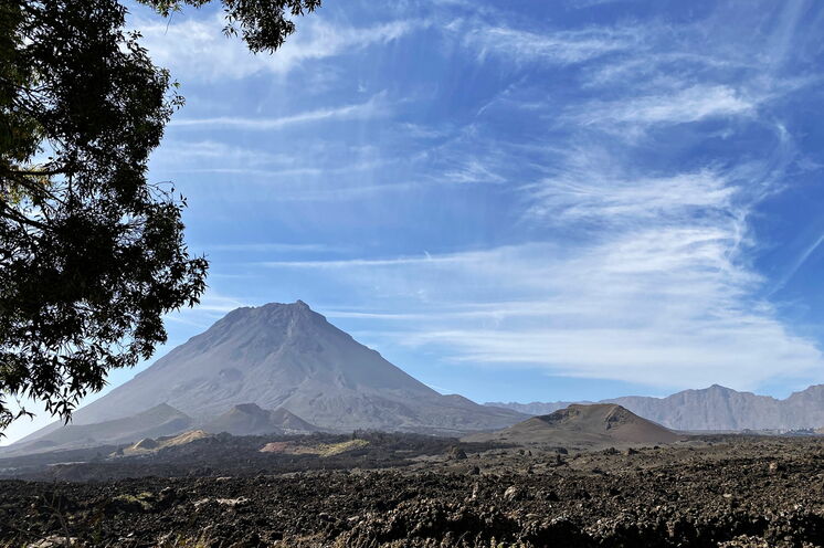 Die höchste Erhebung der Inseln - der Pico de Fogo (2829m)