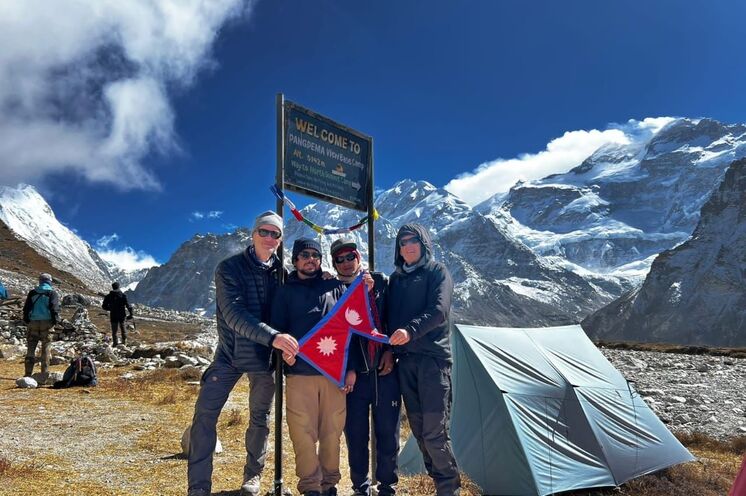 Großartiges Ziel Ihrer Reise: Das nördliche Basislager des Kanchenjunga auf rund 5000 Meter Höhe mit Blick auf den dritthöchsten Gipfel der Erde