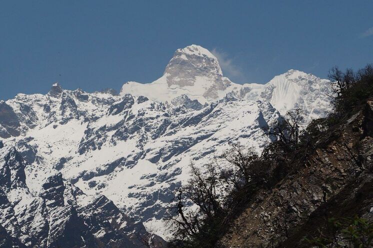 Die steile Gipfelpartie und die Höhe des Jannu (7711 m) sind der Grund seiner geringen Besteigungszahl