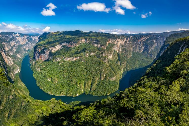Mit dem Canyon de la Venta und dem Sumidero erwarten Sie imposante Naturwunder.