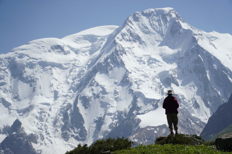 Blick auf den majestätischen Fünftausender Karakol Peak