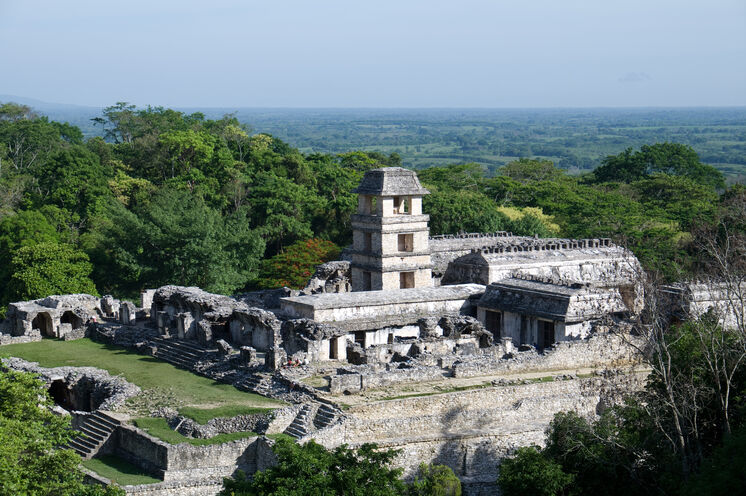 Palenque gehört zu einer der faszinierenden Mayaruinen, welche Sie auf Ihrer Reise besuchen