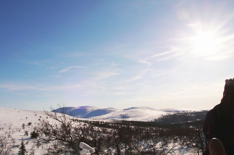 Die Weite und Ruhe der Natur entlang der Kette von "Tunturis" (Fjälls), den flachen, rundköpfigen Bergen Finnisch-Lapplands genießen